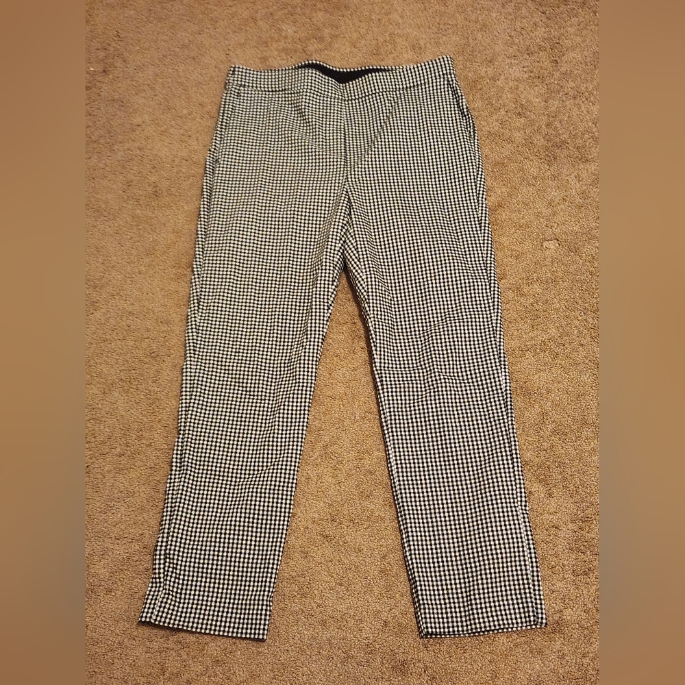 Nicole Miller New York 10 waist Length 27 plaid white and black pullover pants